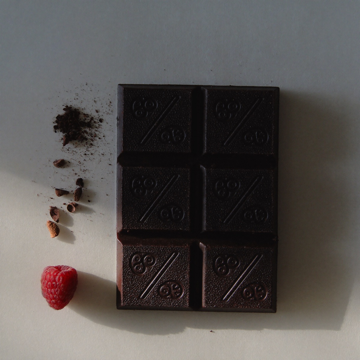 Cioccolato fondente 85 per cento con fave di cacao